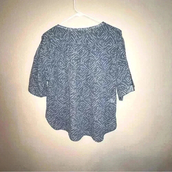 Ann Taylor LOFT sheer blouse Petite Small oversize fit light blue, navy & white - Picture 5 of 5